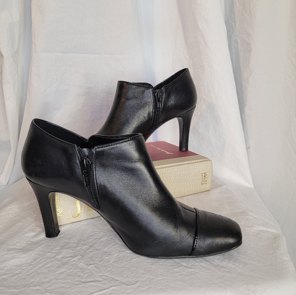ANTONIO MELANI Black Leather Heeled Ankle Boots